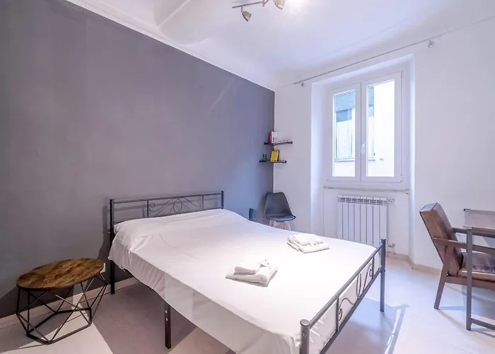 Casa Poirot Functional Flat
